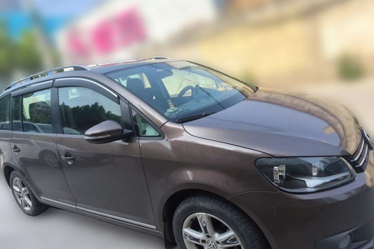 Used Volkswagen Touran 2013 1.4T Manual Comfort Edition 5-Seater Front Right 45 Deg