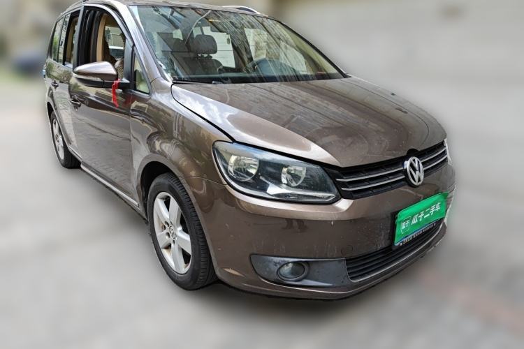 Used Volkswagen Touran 2013 1.4T Manual Comfort Edition 5-Seater Front Right 45 Deg