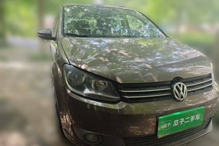 Used Volkswagen Touran 2013 1.4T Manual Fashion Edition 5 Seats Front Right 45 Deg