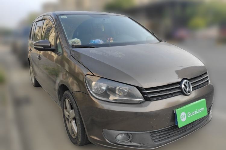 Used Volkswagen Touran 2013 1.4T Manual Fashion Edition 5 Seats Front Right 45 Deg
