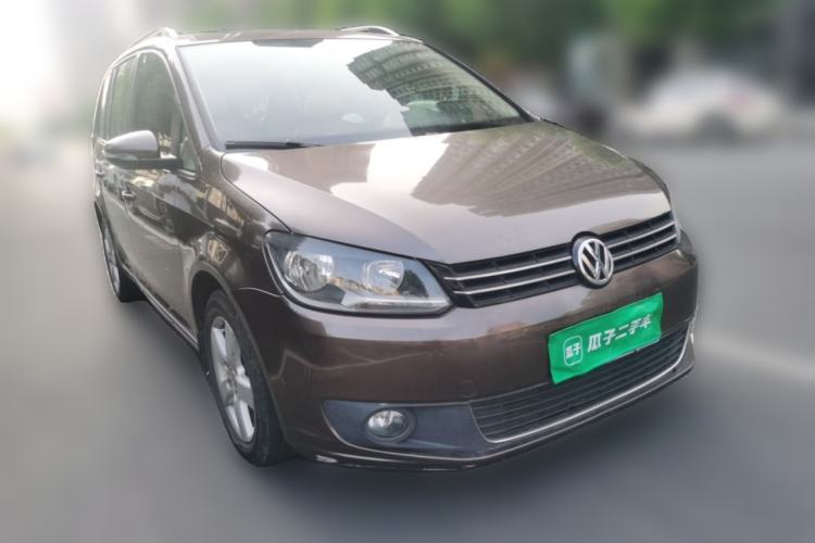 Used Volkswagen Touran 2013 1.4T Manual Comfort Edition 5-Seater Front Right 45 Deg