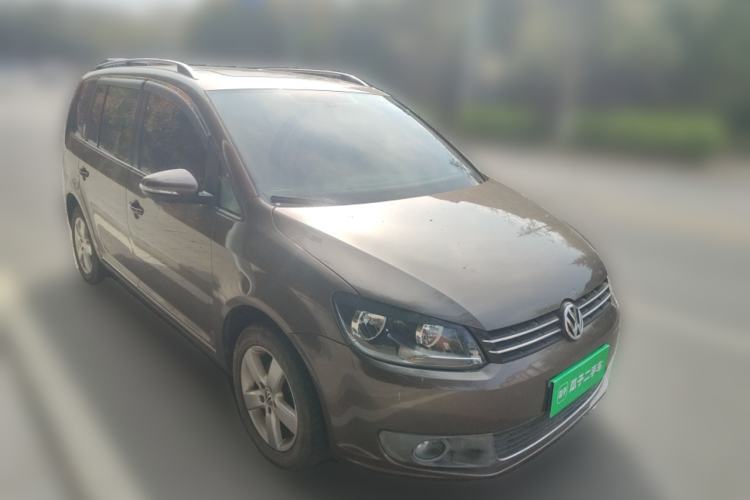 Used Volkswagen Touran 2013 1.4T Manual Comfort Edition 5-Seater Front Right 45 Deg