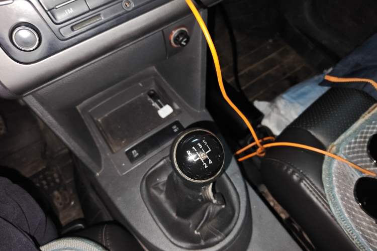 Used Volkswagen Touran 2013 1.4T Manual Fashion Edition 5 Seats Gear Lever