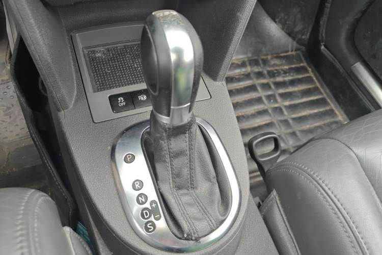 Used Volkswagen Touran 2013 1.4T DSG Crystal Edition 5-Seater Gear Lever