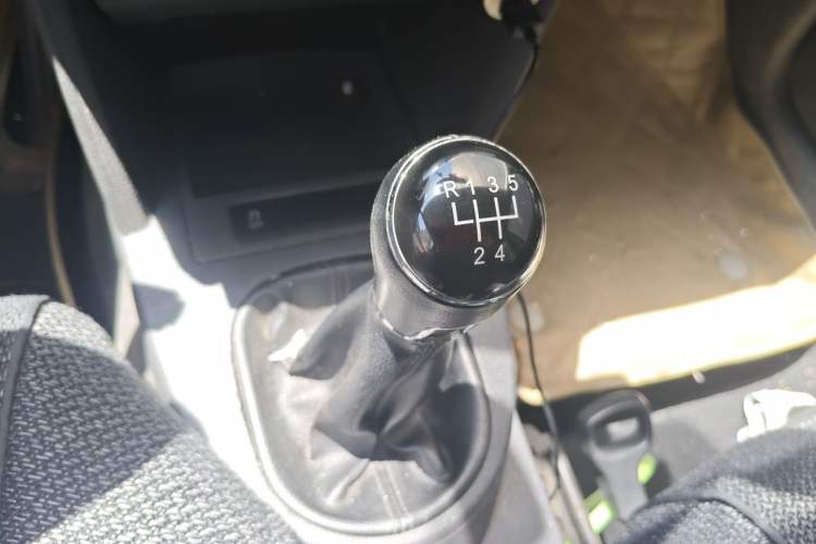 Used Volkswagen Touran 2013 1.4T Manual Fashion Edition 5 Seats Gear Lever