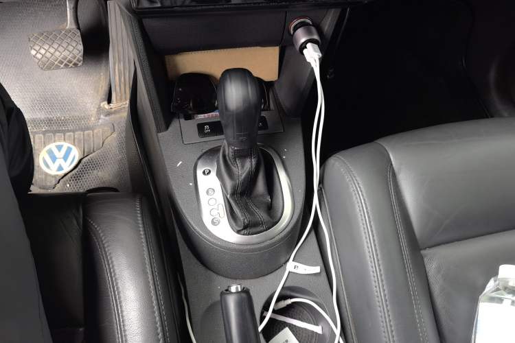 Used Volkswagen Touran 2013 1.4T DSG Comfort Edition 5-Seater Gear Lever