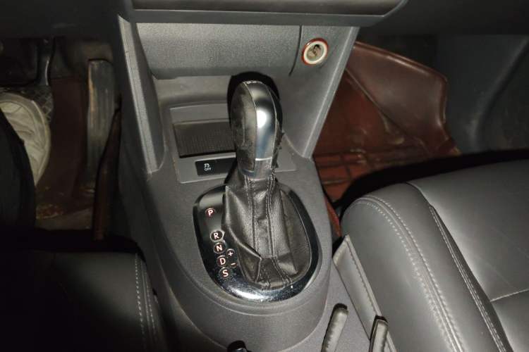 Used Volkswagen Touran 2013 1.4T DSG Comfort Edition 5-Seater Gear Lever