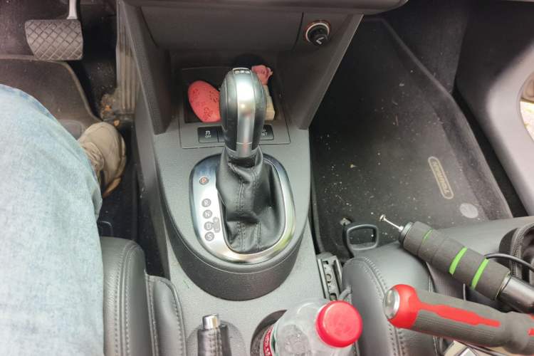 Used Volkswagen Touran 2013 1.4T DSG Smart Edition 5-seater Gear Lever