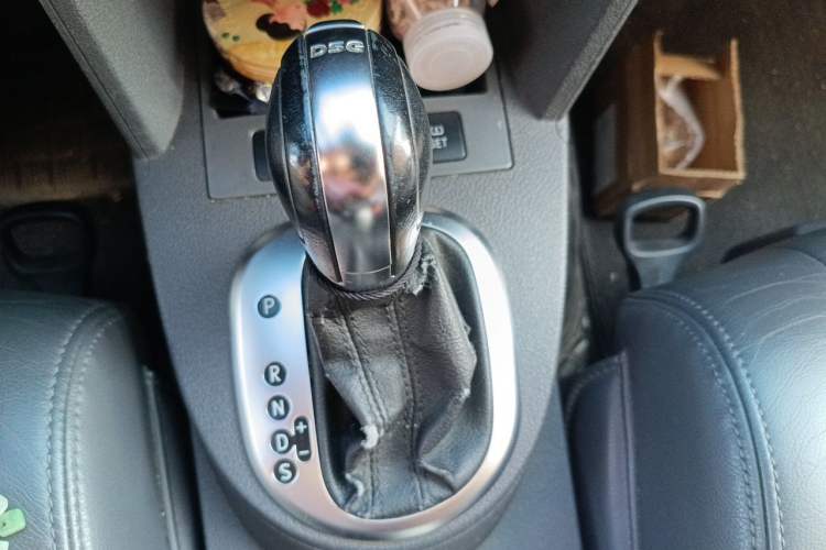 Used Volkswagen Touran 2013 1.4T DSG Brilliant Edition 7-Seater Gear Lever