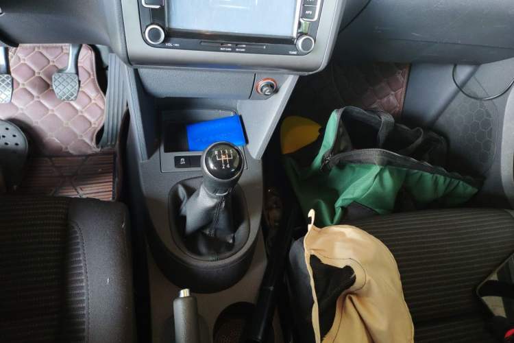 Used Volkswagen Touran 2013 1.4T Manual Fashion Edition 5 Seats Gear Lever