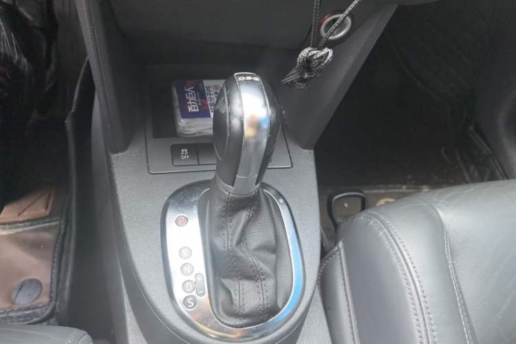 Used Volkswagen Touran 2013 1.4T DSG Comfort Edition 5-Seater Gear Lever