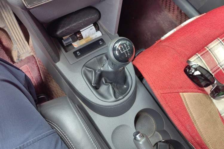 Used Volkswagen Touran 2013 1.4T Manual Comfort Edition 5-Seater Gear Lever