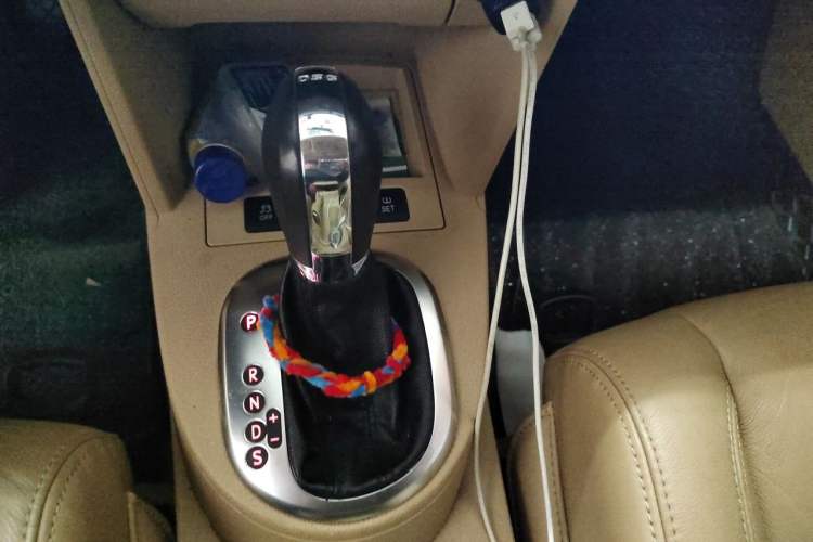 Used Volkswagen Touran 2013 1.4T DSG Smart Edition 5-seater Gear Lever