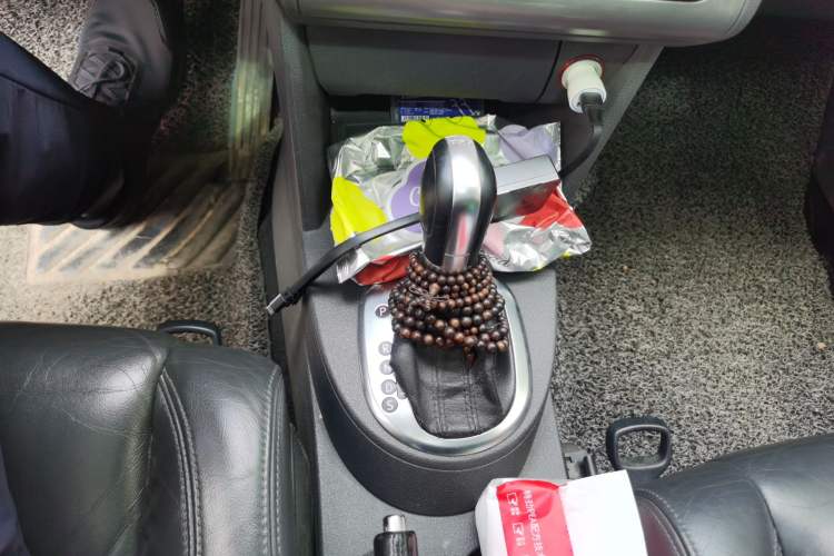 Used Volkswagen Touran 2013 1.4T DSG Crystal Edition 5-Seater Gear Lever