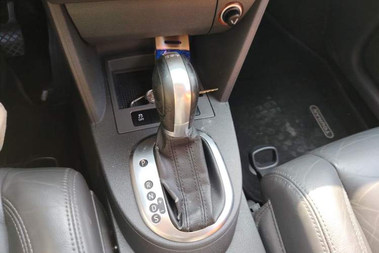 Used Volkswagen Touran 2013 1.4T DSG Comfort Edition 5-Seater Gear Lever