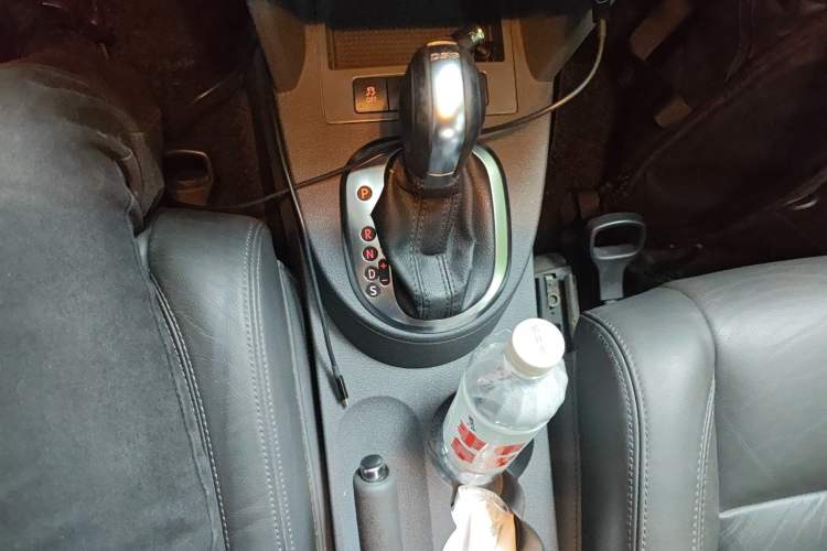 Used Volkswagen Touran 2013 1.4T DSG Comfort Edition 5-Seater Gear Lever