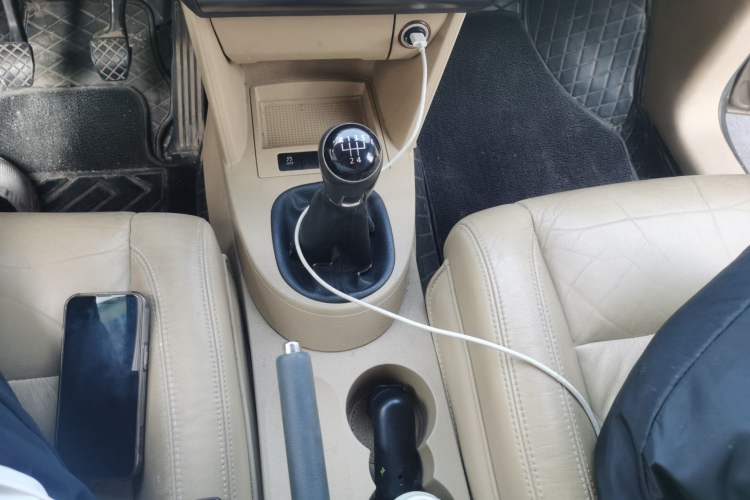 Used Volkswagen Touran 2013 1.4T Manual Comfort Edition 5-Seater Gear Lever