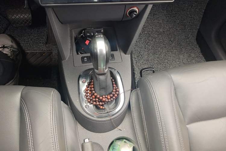 Used Volkswagen Touran 2013 1.4T DSG Comfort Edition 5-Seater Gear Lever