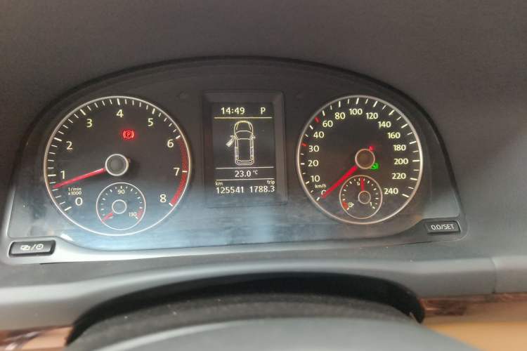 Used Volkswagen Touran 2013 1.4T DSG Crystal Edition 5-Seater Instrument Cluster