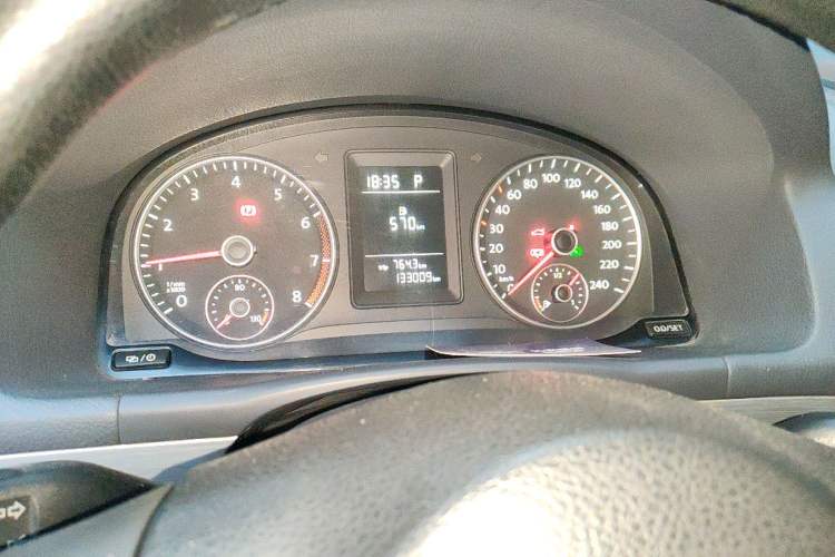 Used Volkswagen Touran 2013 1.4T DSG Comfort Edition 5-Seater Instrument Cluster