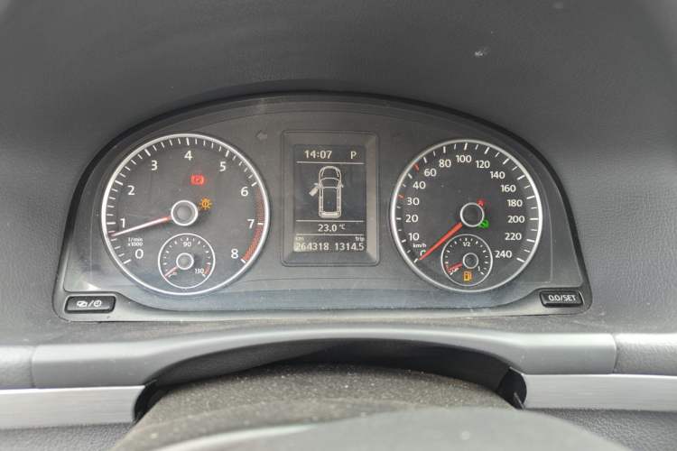 Used Volkswagen Touran 2013 1.4T DSG Crystal Edition 5-Seater Instrument Cluster