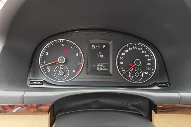 Used Volkswagen Touran 2013 1.4T DSG Comfort Edition 5-Seater Instrument Cluster