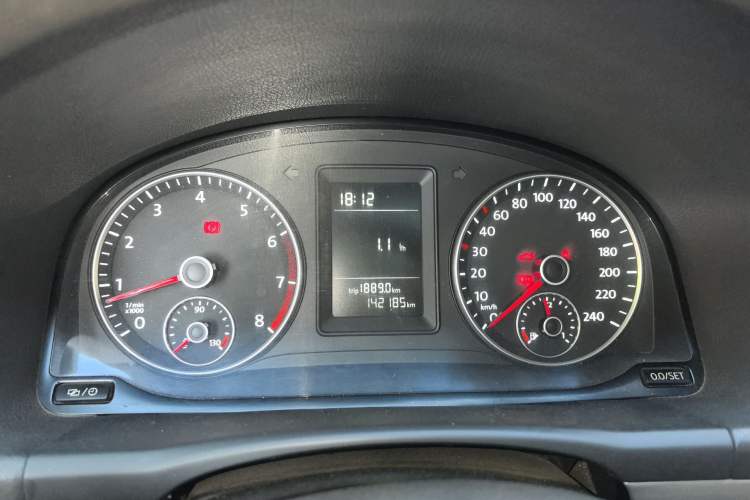 Used Volkswagen Touran 2013 1.4T Manual Comfort Edition 5-Seater Instrument Cluster