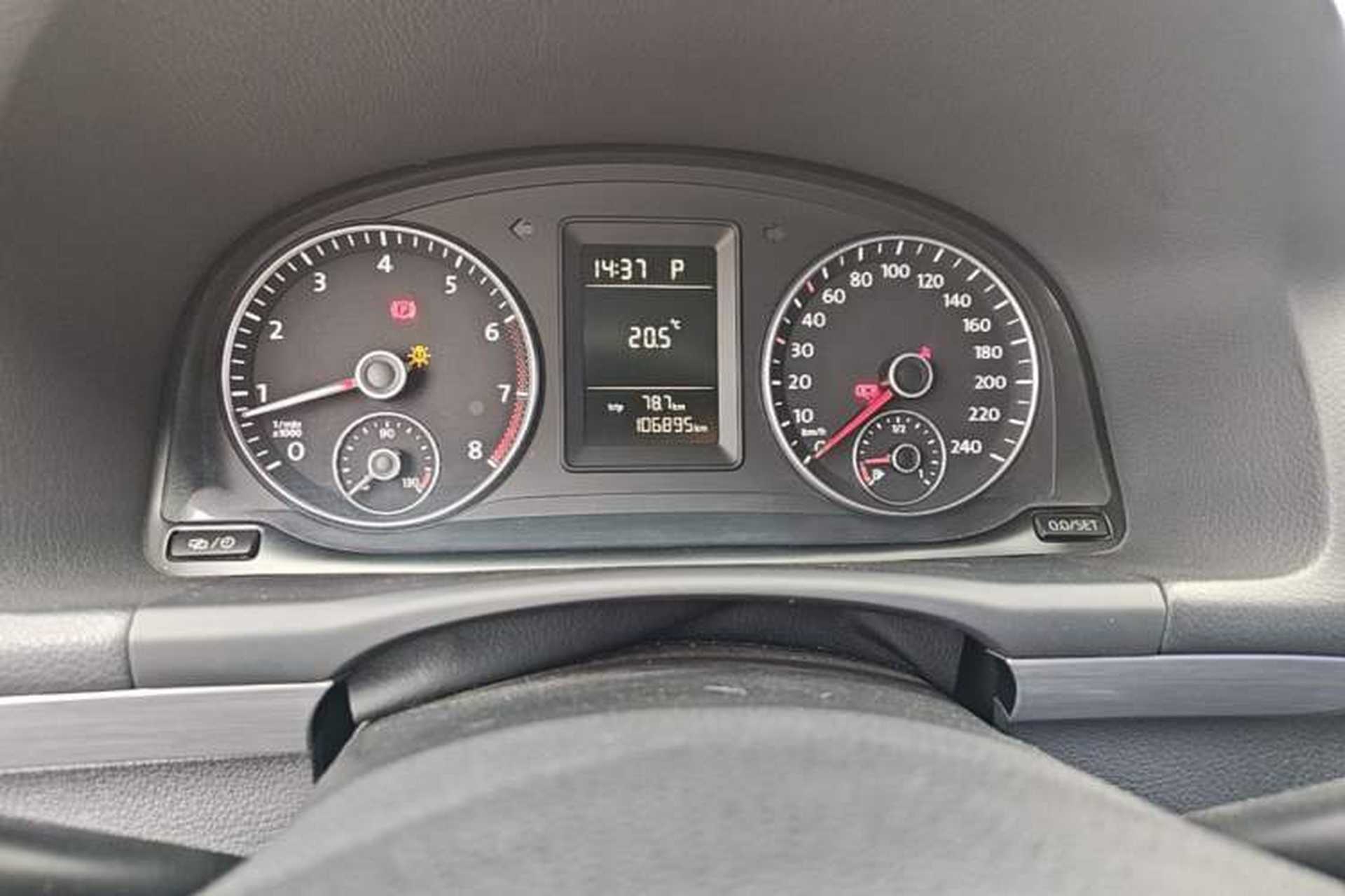 Used Volkswagen Touran 2013 1.4T DSG Comfort Edition 5-Seater Instrument Cluster