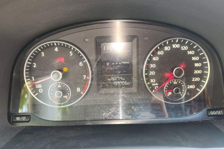 Used Volkswagen Touran 2013 1.4T Manual Comfort Edition 5-Seater Instrument Cluster