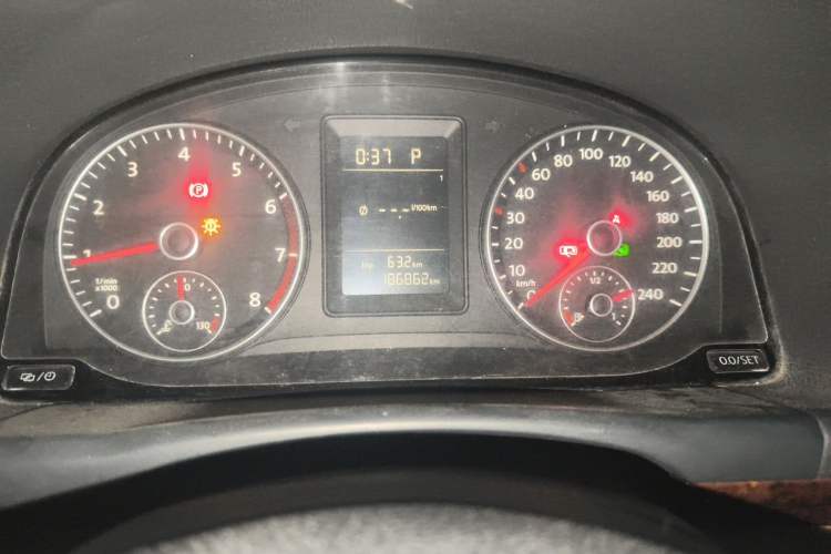 Used Volkswagen Touran 2013 1.4T DSG Comfort Edition 5-Seater Instrument Cluster