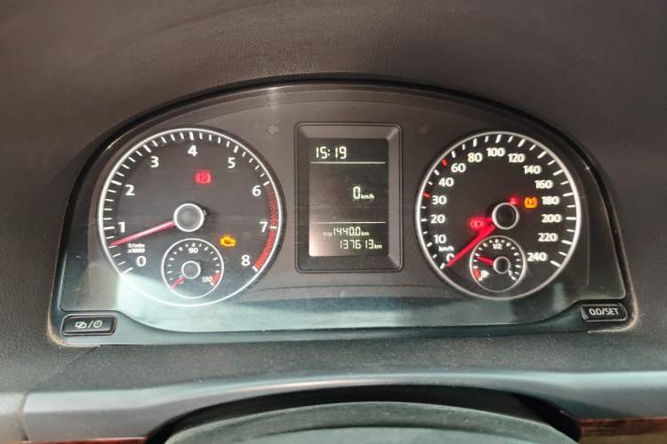 Used Volkswagen Touran 2013 1.4T Manual Comfort Edition 5-Seater Instrument Cluster