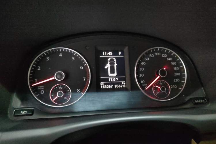 Used Volkswagen Touran 2013 1.4T DSG Smart Edition 5-seater Instrument Cluster