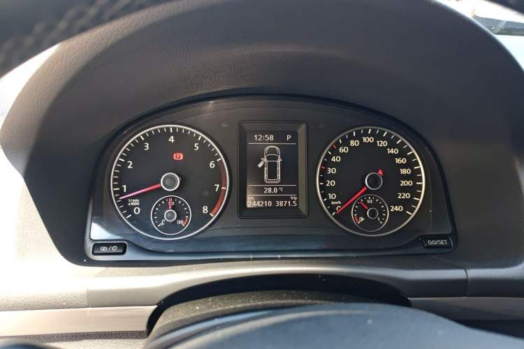 Used Volkswagen Touran 2013 1.4T DSG Crystal Edition 5-Seater Instrument Cluster