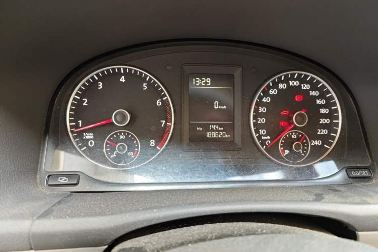 Used Volkswagen Touran 2013 1.4T Manual Comfort Edition 5-Seater Instrument Cluster