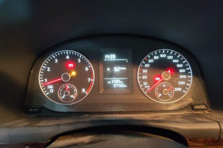 Used Volkswagen Touran 2013 1.4T Manual Comfort Edition 5-Seater Instrument Cluster
