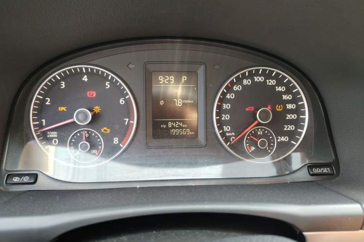 Used Volkswagen Touran 2013 1.4T DSG Comfort Edition 5-Seater Instrument Cluster