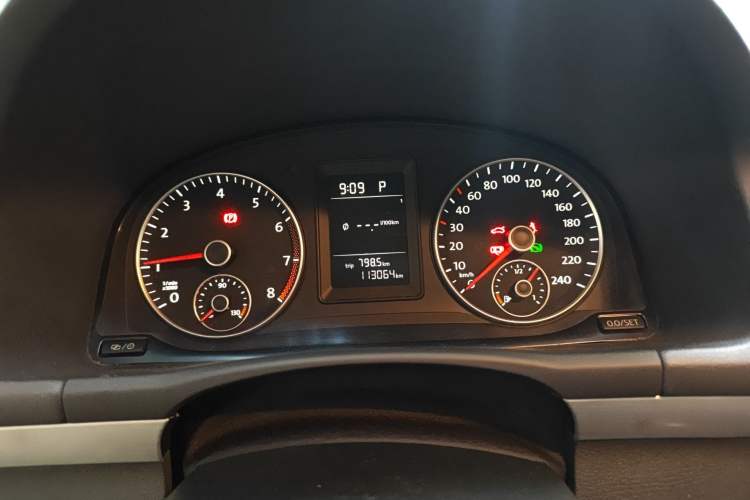 Used Volkswagen Touran 2013 1.4T DSG Comfort Edition 5-Seater Instrument Cluster