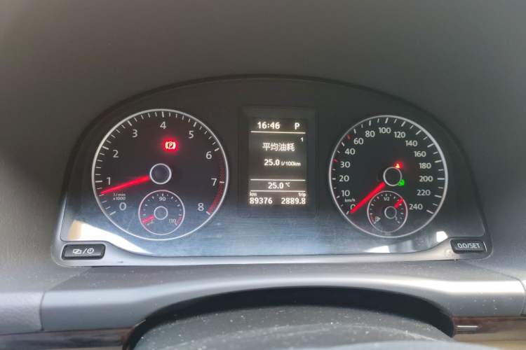 Used Volkswagen Touran 2013 1.4T DSG Crystal Edition 5-Seater Instrument Cluster