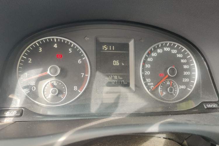 Used Volkswagen Touran 2013 1.4T Manual Comfort Edition 5-Seater Instrument Cluster