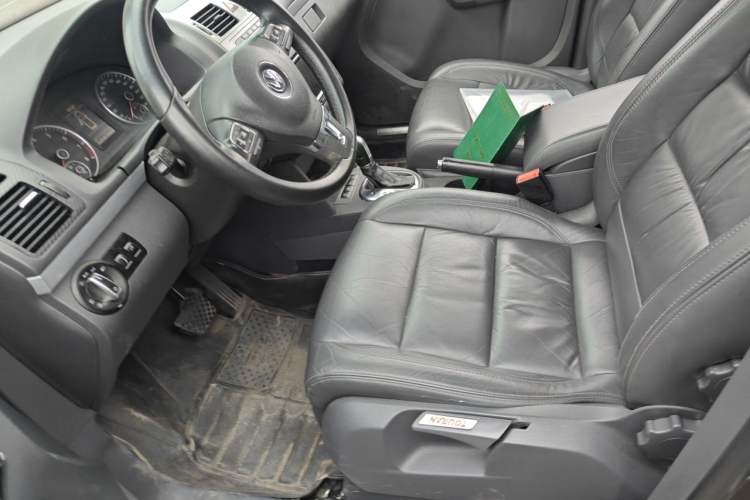 Used Volkswagen Touran 2013 1.4T DSG Crystal Edition 5-Seater Left Front Seat