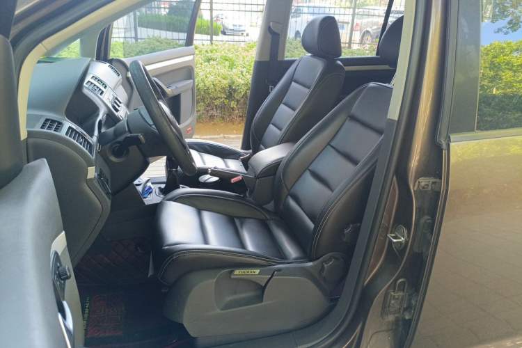 Used Volkswagen Touran 2013 1.4T Manual Fashion Edition 5 Seats Left Front Seat