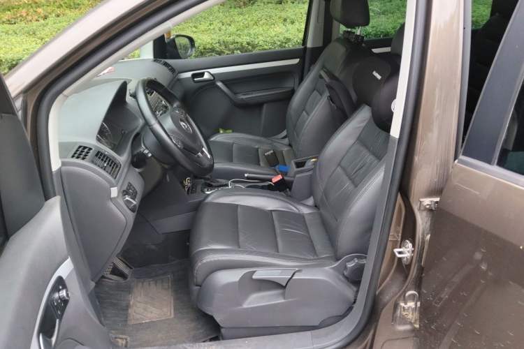 Used Volkswagen Touran 2013 1.4T DSG Smart Edition 7-Seater Left Front Seat