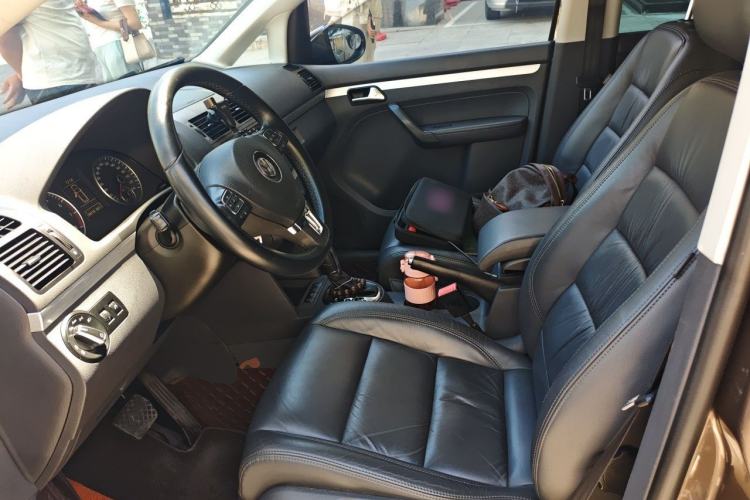 Used Volkswagen Touran 2013 1.4T DSG Crystal Edition 5-Seater Left Front Seat