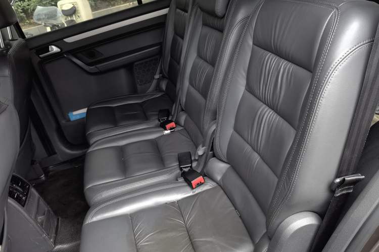 Used Volkswagen Touran 2013 1.4T DSG Comfort Edition 5-Seater Left Rear Seat