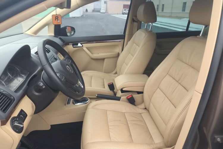 Used Volkswagen Touran 2013 1.4T DSG Brilliant Edition 7-Seater Left Rear Seat