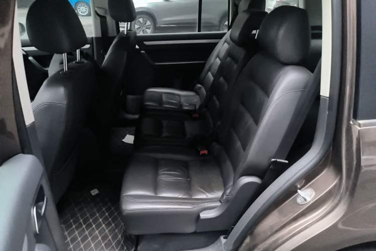 Used Volkswagen Touran 2013 1.4T Manual Comfort Edition 5-Seater Left Rear Seat