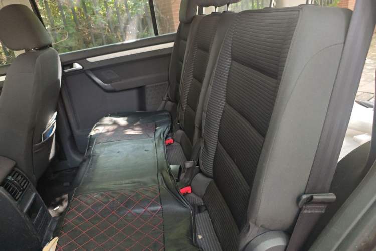 Used Volkswagen Touran 2013 1.4T Manual Fashion Edition 5 Seats Left Rear Seat