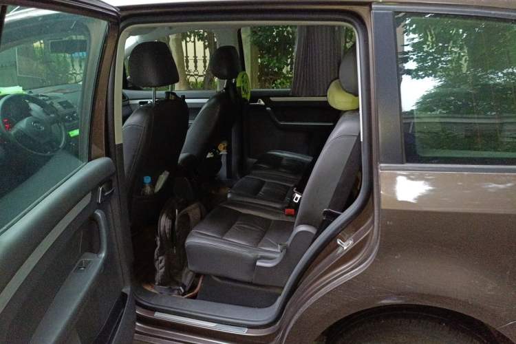 Used Volkswagen Touran 2013 1.4T DSG Comfort Edition 5-Seater Left Rear Seat