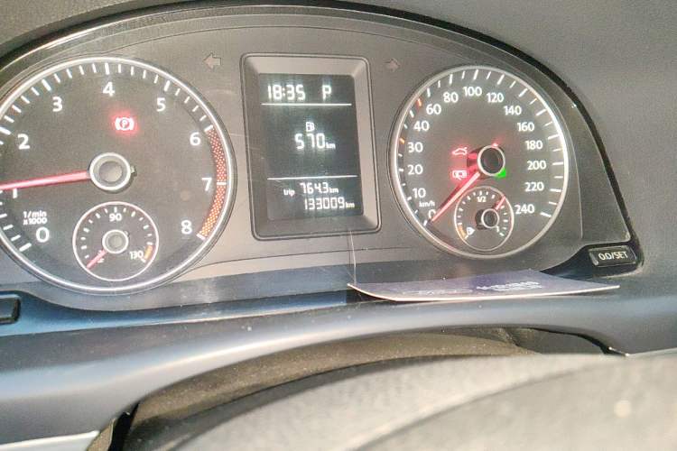 Used Volkswagen Touran 2013 1.4T DSG Comfort Edition 5-Seater Odometer Close Up