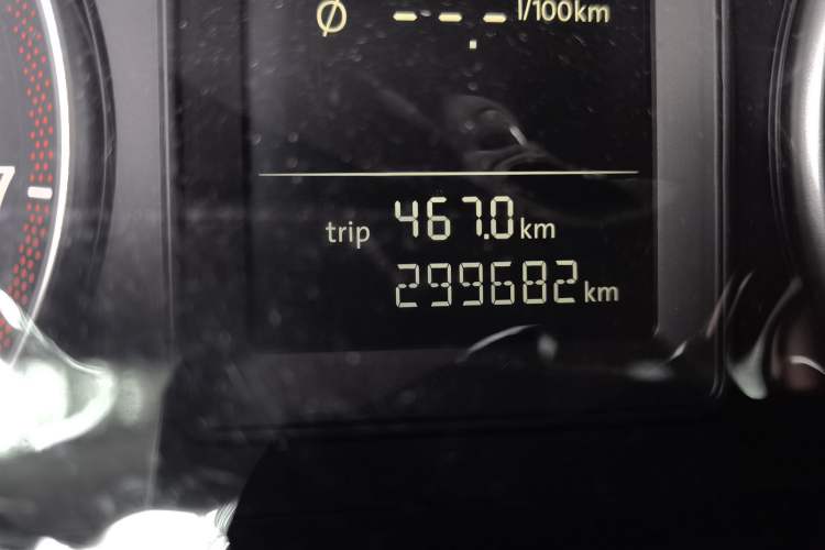 Used Volkswagen Touran 2013 1.4T DSG Comfort Edition 5-Seater Odometer Close Up